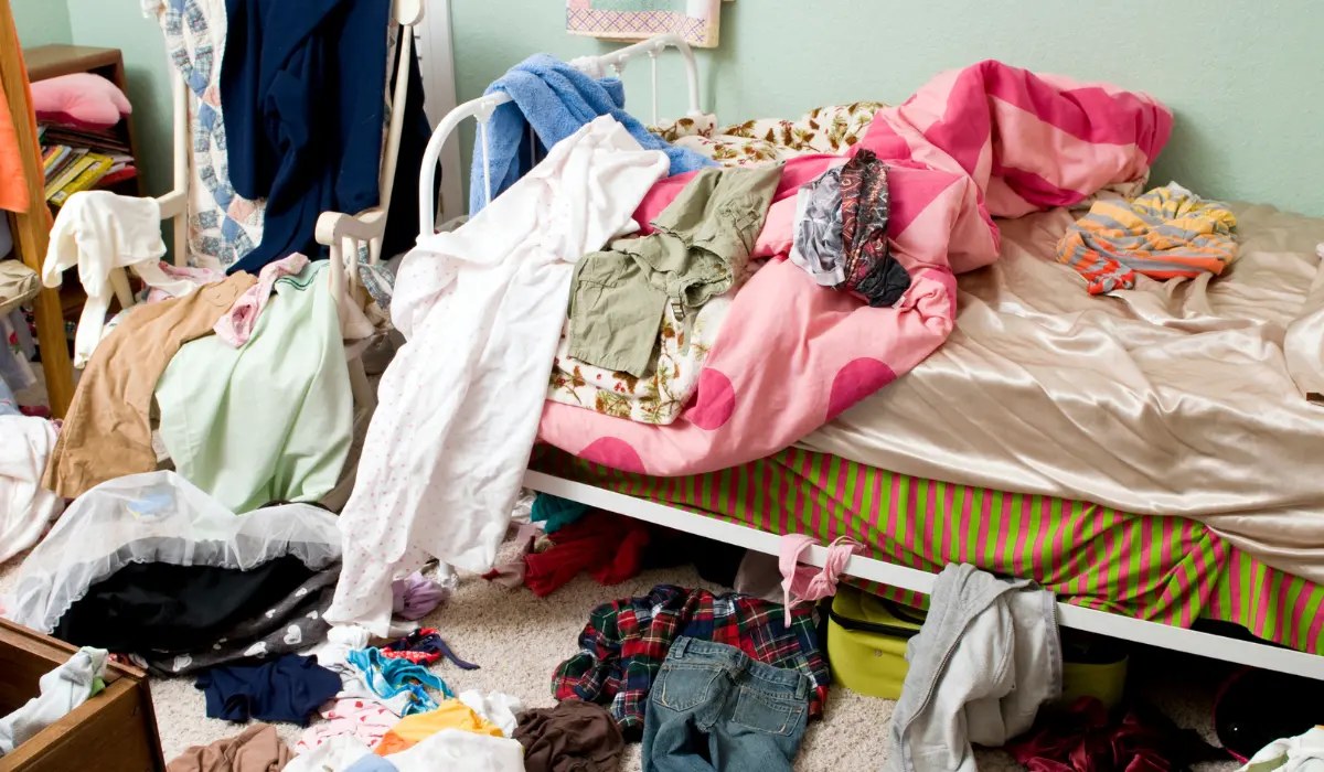 Une chambre en bazar