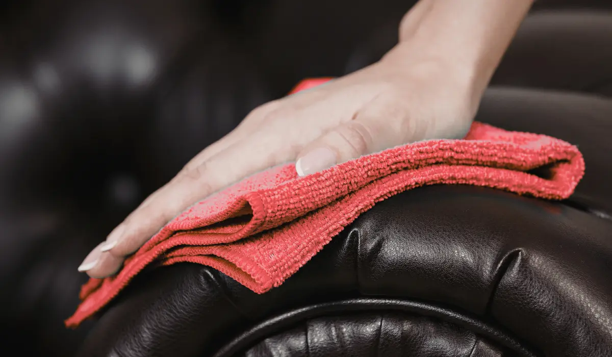 nettoyage naturel maison d'un canapé