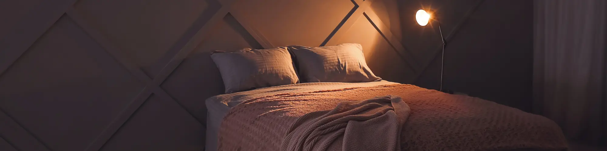 Une chambre moderne au moment du coucher